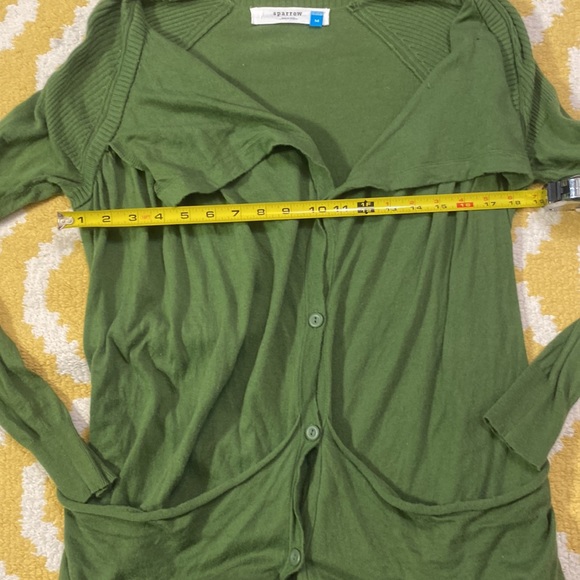 ANTHROPOLOGIE SPARROW M funky front pocketed green cardigan sweater - Picture 7 of 8